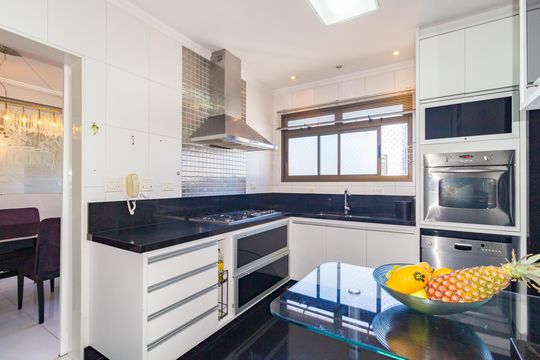 Cozinha de apartamento para alugar com 3 quartos, 370m² em Vila Regente Feijó, São Paulo