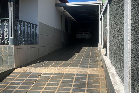 Garagem de casa à venda com 3 quartos, 450m² em Novo Progresso, Contagem