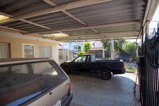 Garagem de casa para alugar com 4 quartos, 330m² em Jardim Emilia, Sorocaba
