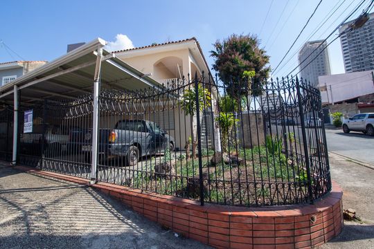 Fachada/Placa de casa para alugar com 4 quartos, 330m² em Jardim Emilia, Sorocaba