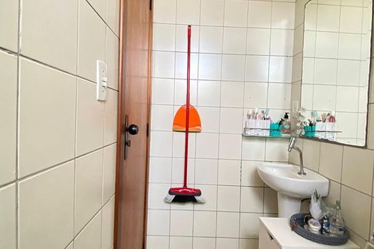 Banheiro de apartamento para alugar com 1 quarto, 38m² em Vila Nova, Novo Hamburgo