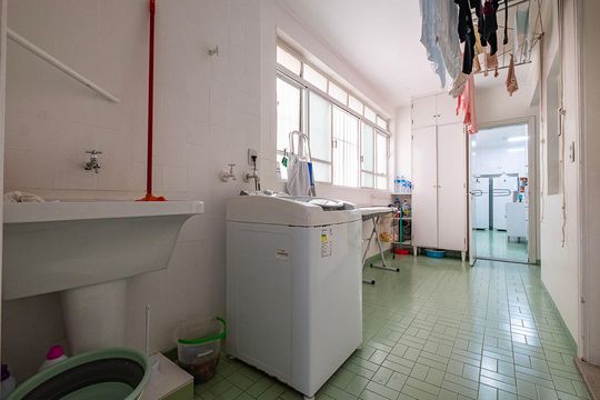 Área de Serviço de apartamento à venda com 3 quartos, 229m² em Cerqueira César, São Paulo