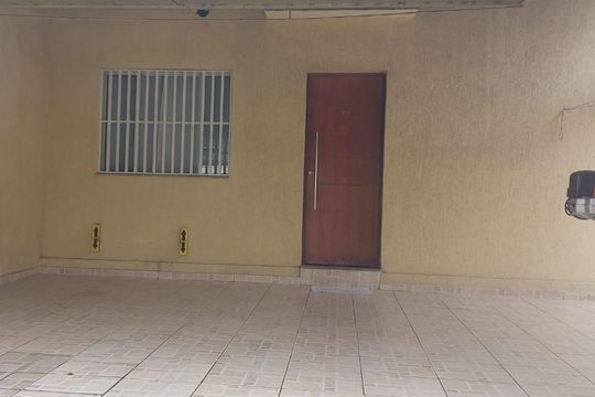 Garagem de casa à venda com 2 quartos, 68m² em Vila Antonieta, São Paulo