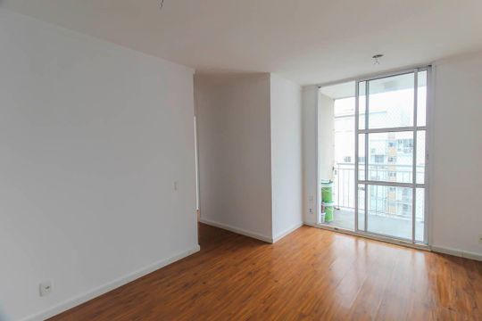 Apartamento à venda com 3 quartos, 64m² em Jardim Guairaca, São Paulo