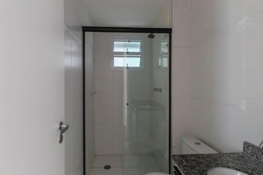 Banheiro de apartamento à venda com 3 quartos, 64m² em Jardim Guairaca, São Paulo