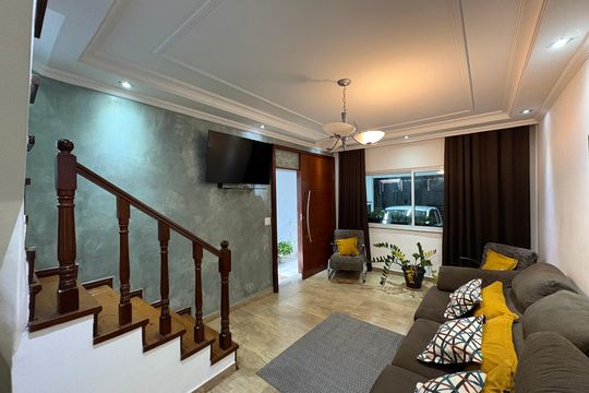 Sala de casa à venda com 3 quartos, 185m² em Vila Curuçá, Santo André