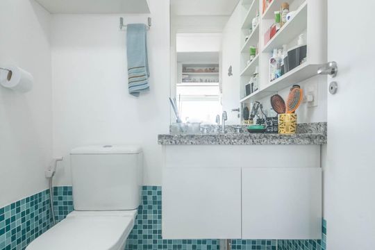 Banheiro de kitnet/studio à venda com 1 quarto, 38m² em Vila Mariana, São Paulo