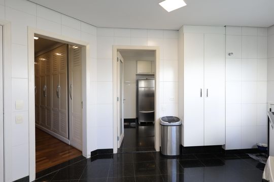 Área de Serviço de apartamento à venda com 5 quartos, 425m² em Jardim Fonte do Morumbi, São Paulo