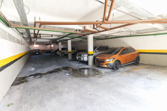 Garagem de apartamento para alugar com 2 quartos, 40m² em Itaquera, São Paulo