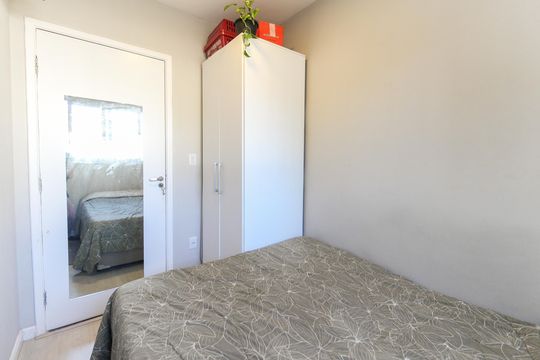 Quarto 1 de apartamento para alugar com 2 quartos, 40m² em Itaquera, São Paulo