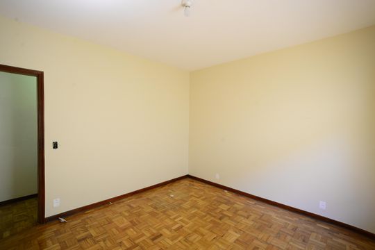 Quarto 2 de casa para alugar com 3 quartos, 330m² em Vila Mariana, São Paulo