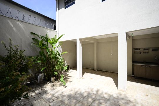 Área Externa de casa para alugar com 3 quartos, 330m² em Vila Mariana, São Paulo