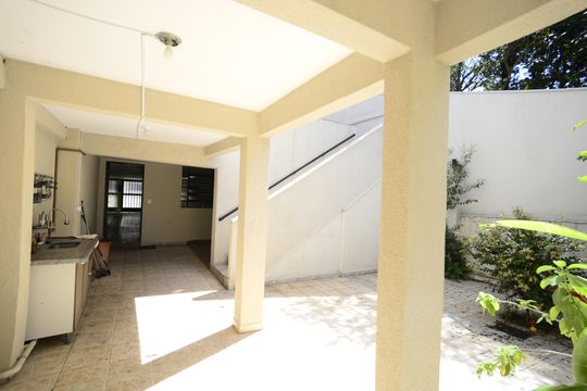 Área Externa de casa para alugar com 3 quartos, 330m² em Vila Mariana, São Paulo