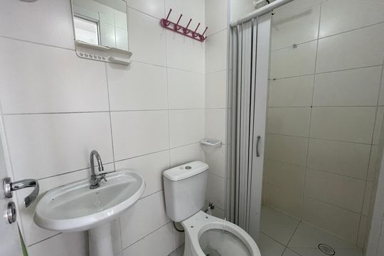 Banheiro de apartamento para alugar com 2 quartos, 33m² em Jardim Celeste, São Paulo