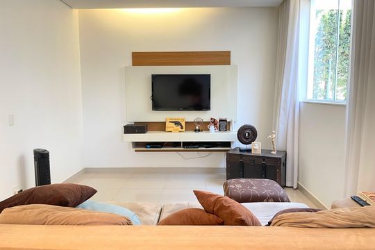 Sala de casa de condomínio à venda com 3 quartos, 149m² em Garças, Belo Horizonte