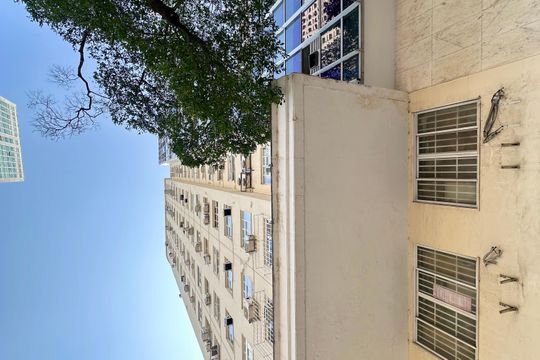 Fachada de apartamento para alugar com 2 quartos, 60m² em Centro, Rio de Janeiro