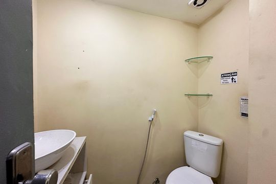 Banheiro de apartamento para alugar com 2 quartos, 60m² em Centro, Rio de Janeiro