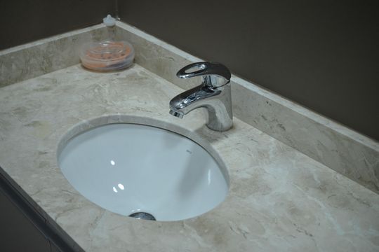 Banheiro da Suíte de apartamento à venda com 2 quartos, 55m² em Vila Tibiriçá, Santo André