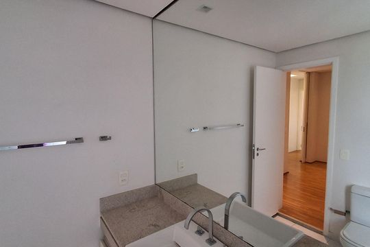 Banheiro 2 suíte 2 de apartamento para alugar com 2 quartos, 155m² em Centro, São Bernardo do Campo