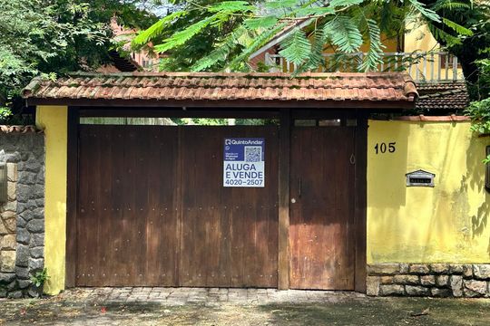 Placa de casa à venda com 7 quartos, 900m² em Vargem Pequena, Rio de Janeiro