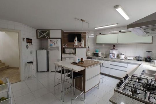 Casa à venda com 4 quartos, 212m² em Parque Alves de Lima, São Paulo