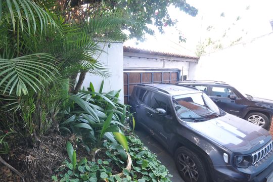 Garagem de casa à venda com 4 quartos, 200m² em Tremembé, São Paulo