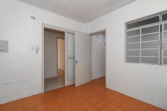 Cozinha de apartamento à venda com 3 quartos, 76m² em Vila Ipiranga, Porto Alegre