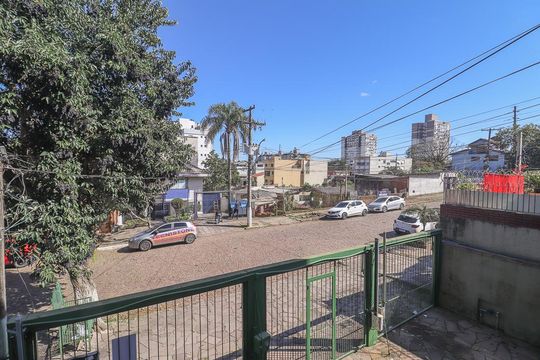 Vista de apartamento à venda com 3 quartos, 76m² em Vila Ipiranga, Porto Alegre