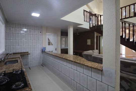 Cozinha de casa à venda com 3 quartos, 270m² em Rio Branco, Canoas