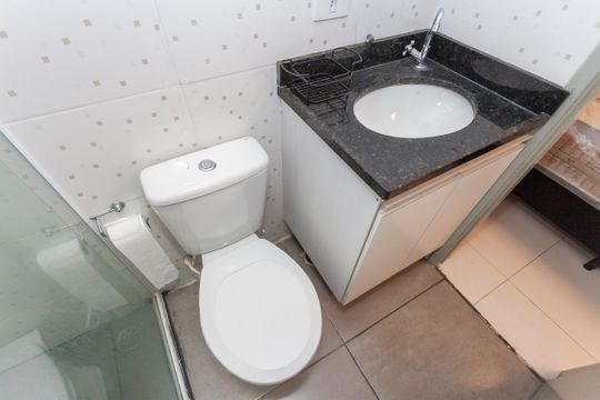 Banheiro de kitnet/studio para alugar com 1 quarto, 16m² em Jardim São Luís, São Paulo
