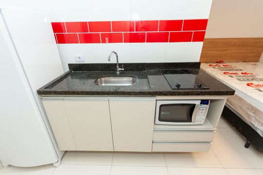 Cozinha de kitnet/studio para alugar com 1 quarto, 16m² em Jardim São Luís, São Paulo