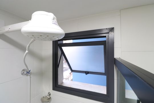 Detalhe do banheiro de apartamento para alugar com 1 quarto, 25m² em Barra Funda, São Paulo