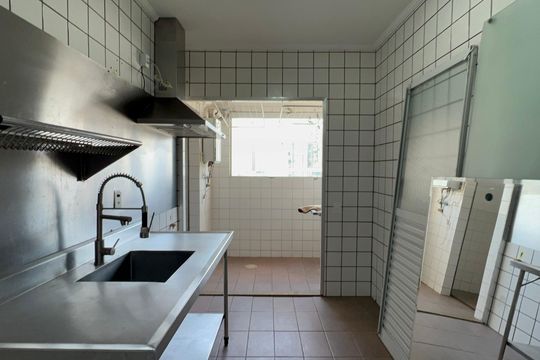 Cozinha de apartamento à venda com 2 quartos, 88m² em Vila Madalena, São Paulo