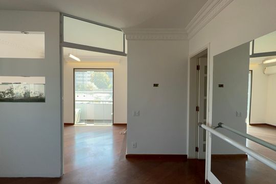 Sala de apartamento à venda com 2 quartos, 88m² em Vila Madalena, São Paulo