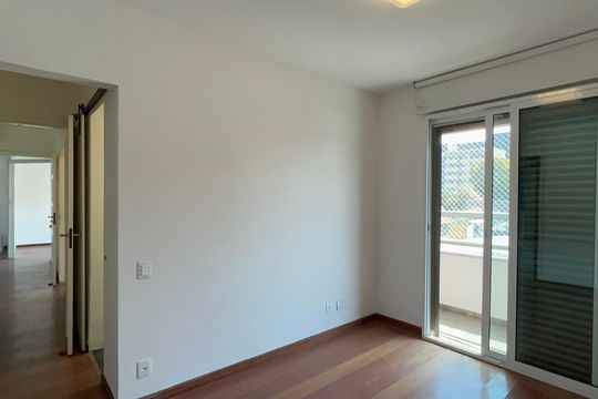 Suite de apartamento à venda com 2 quartos, 88m² em Vila Madalena, São Paulo