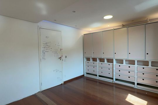 Quarto de apartamento à venda com 2 quartos, 88m² em Vila Madalena, São Paulo
