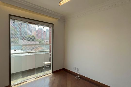 Sala de apartamento à venda com 2 quartos, 88m² em Vila Madalena, São Paulo