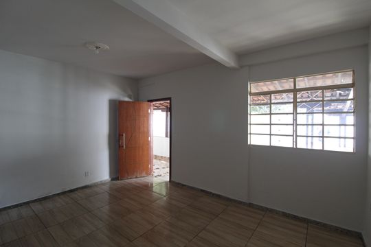 Casa à venda com 4 quartos, 247m² em Santa Monica, Belo Horizonte