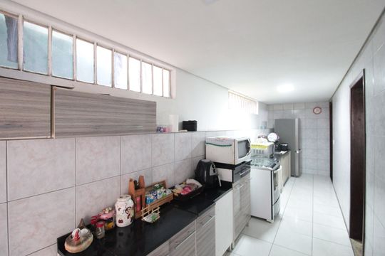 Cozinha de casa à venda com 3 quartos, 360m² em Manacás, Belo Horizonte