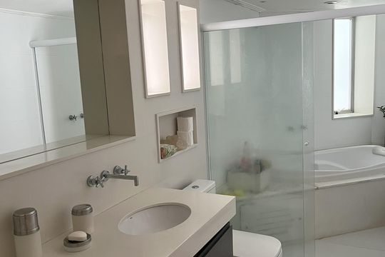 BanheiroQuarto de apartamento à venda com 3 quartos, 232m² em Perdizes, São Paulo