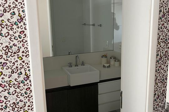 Banheiro de apartamento à venda com 3 quartos, 232m² em Perdizes, São Paulo