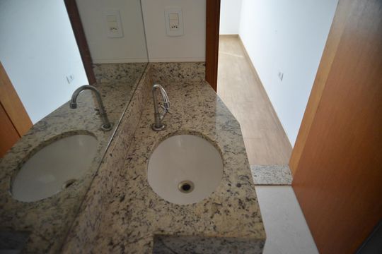 Banheiro da Suíte de casa à venda com 2 quartos, 88m² em Parque das Nações, Santo André
