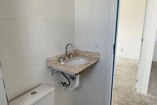Banheiro de apartamento à venda com 2 quartos, 57m² em Jardim Bela Vista, Santo André