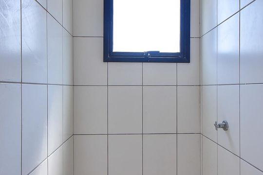 Banheiro de kitnet/studio à venda com 1 quarto, 26m² em Jardim Panorama, São Paulo