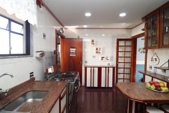 Cozinha de apartamento para alugar com 4 quartos, 350m² em Jardim Guanabara, Rio de Janeiro