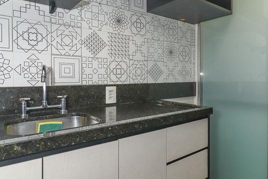 Cozinha de apartamento à venda com 2 quartos, 63m² em Passo D’areia, Porto Alegre
