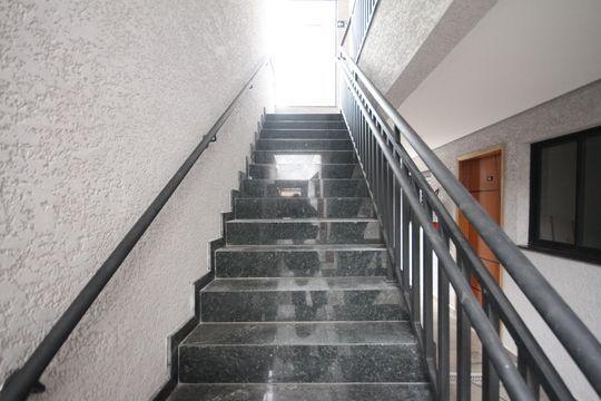 Escada de apartamento à venda com 2 quartos, 41m² em Jardim Vila Formosa, São Paulo