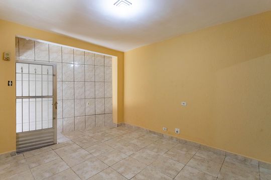 Sala / Quarto de casa para alugar com 1 quarto, 50m² em Casa Grande, Diadema