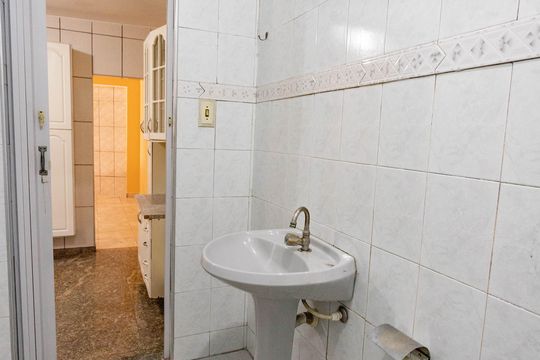 Banheiro de casa para alugar com 1 quarto, 50m² em Casa Grande, Diadema