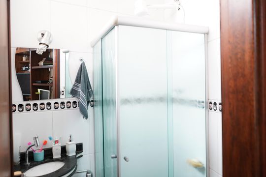 Banheiro da Suíte de casa à venda com 3 quartos, 125m² em Água Rasa, São Paulo